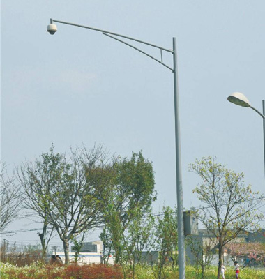 燕尾（wěi）式道路（lù）監控杆
